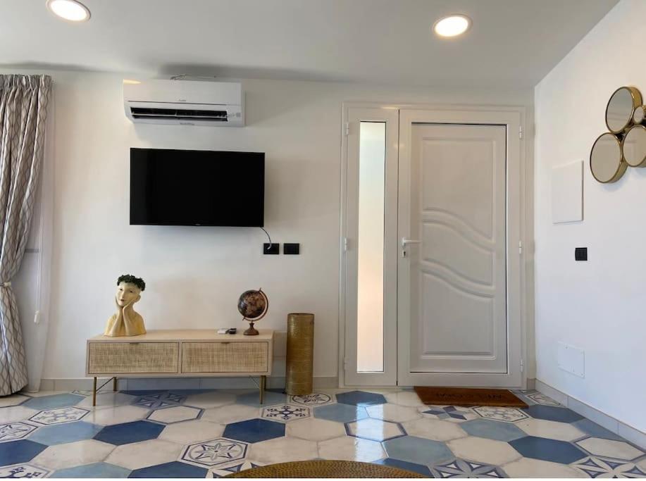Suite Apartments Branco - Infinity Pool & Sea View - 5 Minuti Dal Centro 陶尔米纳 外观 照片