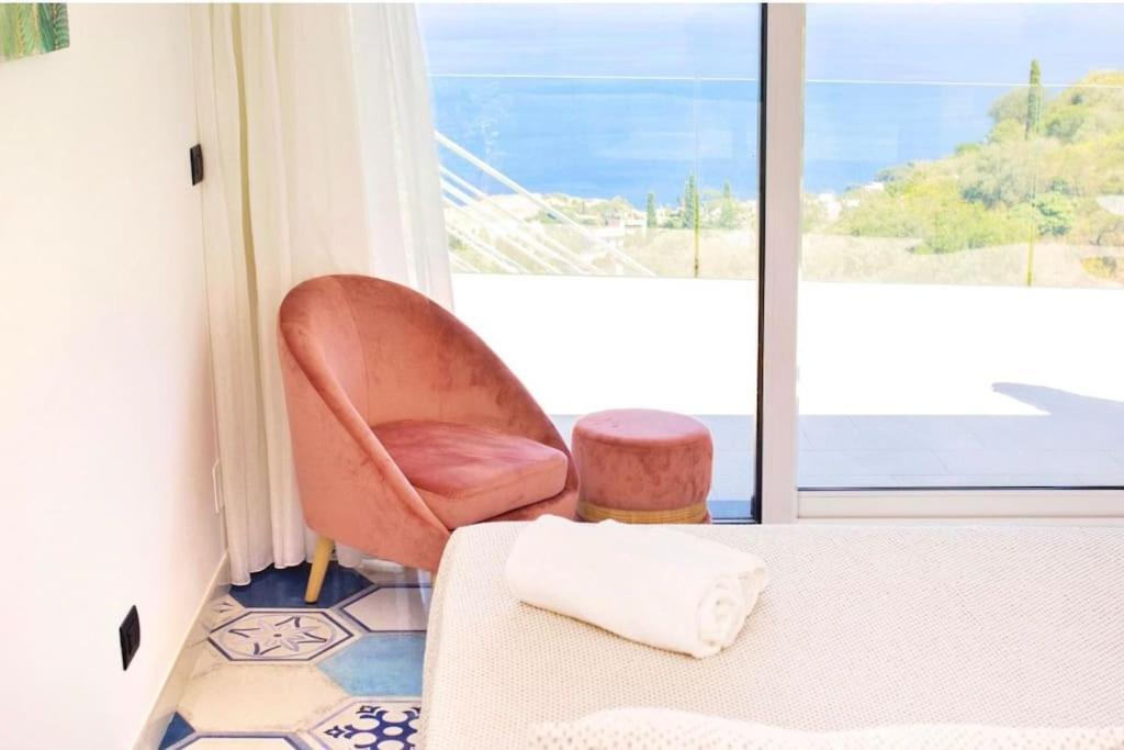 Suite Apartments Branco - Infinity Pool & Sea View - 5 Minuti Dal Centro 陶尔米纳 外观 照片